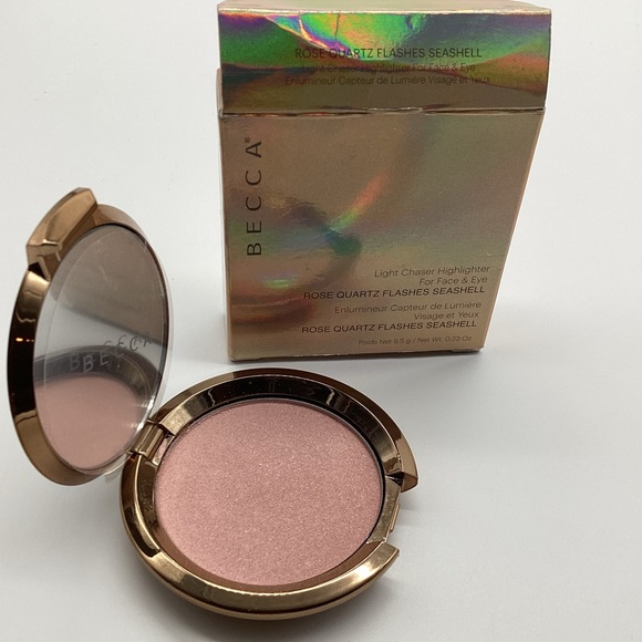 โค๏ธHOST PICKโค๏ธ Becca Light Chaser Highlighter in Rose Quartz Flash Seashell BNIB - Picture 7 of 16